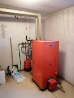 Vecchia caldaia a gasolio